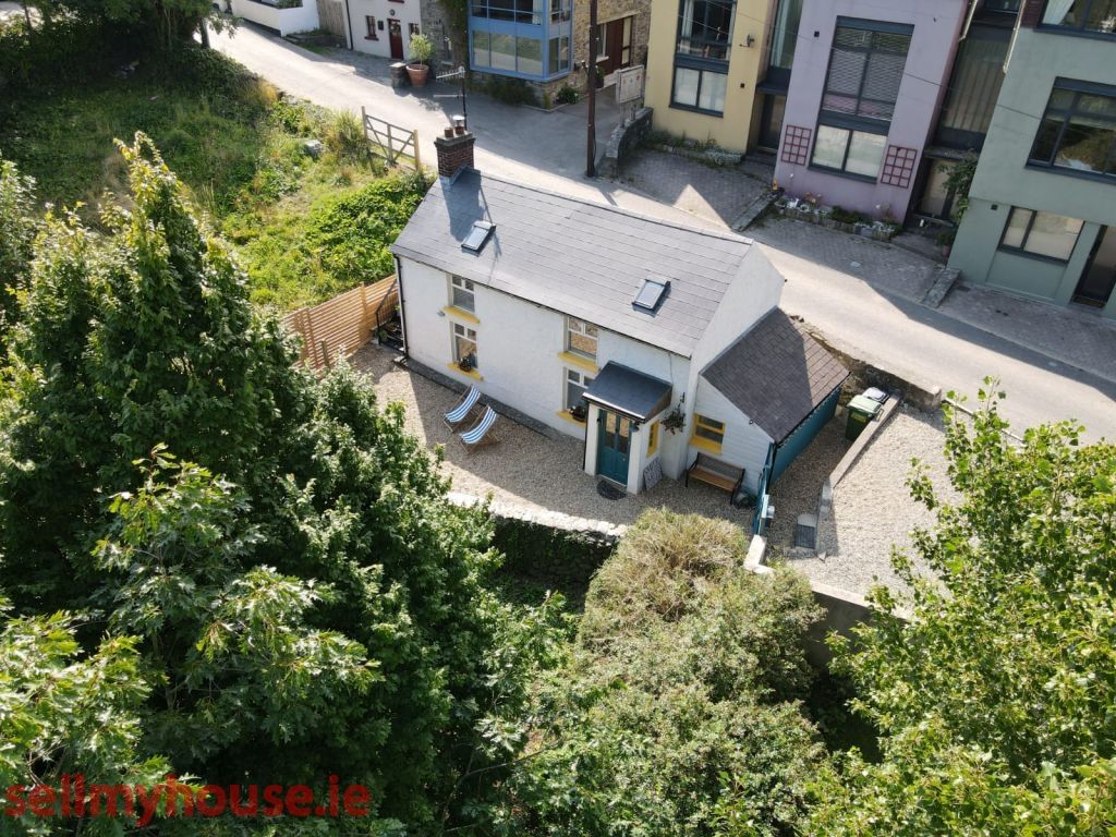 Property photo 1 of 9