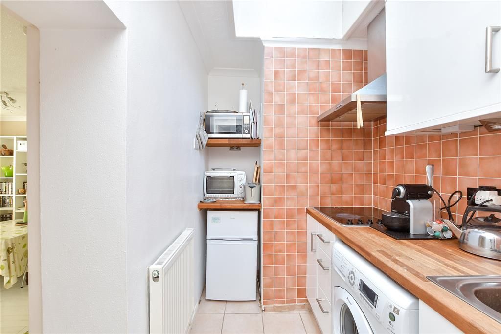 Property photo 2 of 8 Kitchen