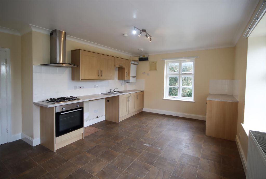 Property photo 2 of 10 Img_8613.Jpg