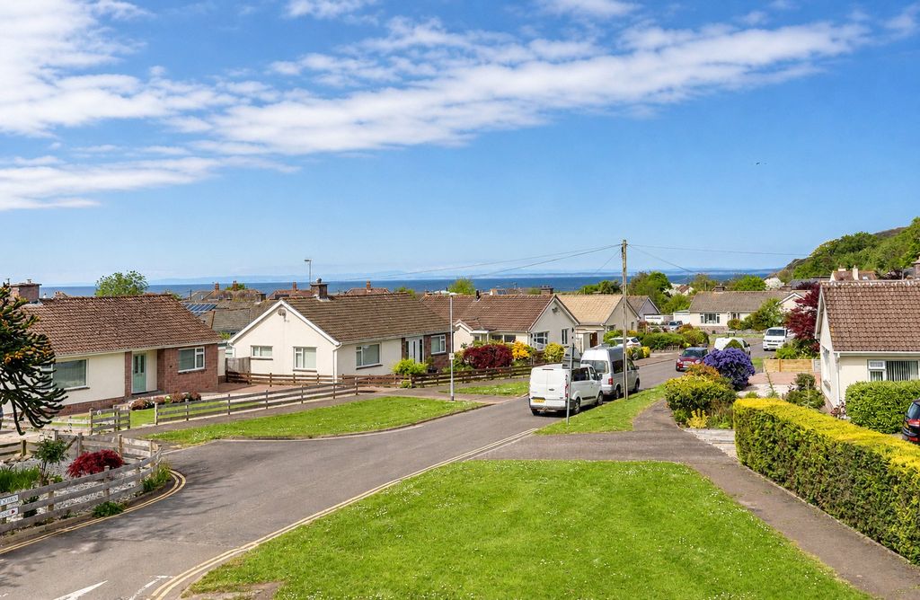 Property photo 3 of 11 3 - Picture No. 06