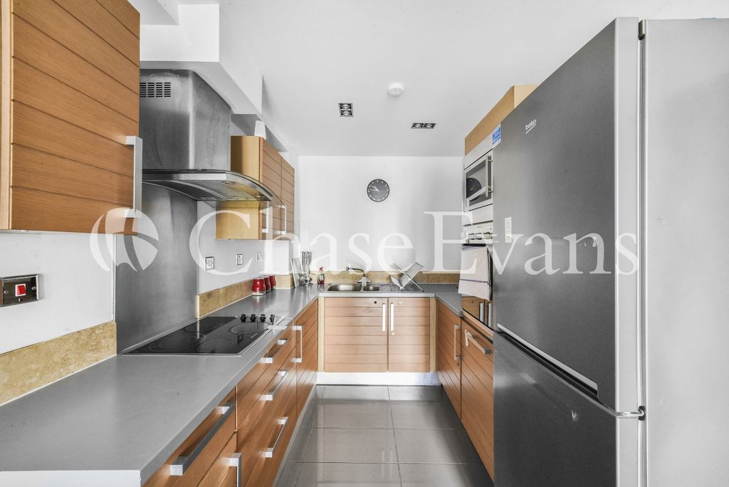 Property photo 2 of 9 Kitchen