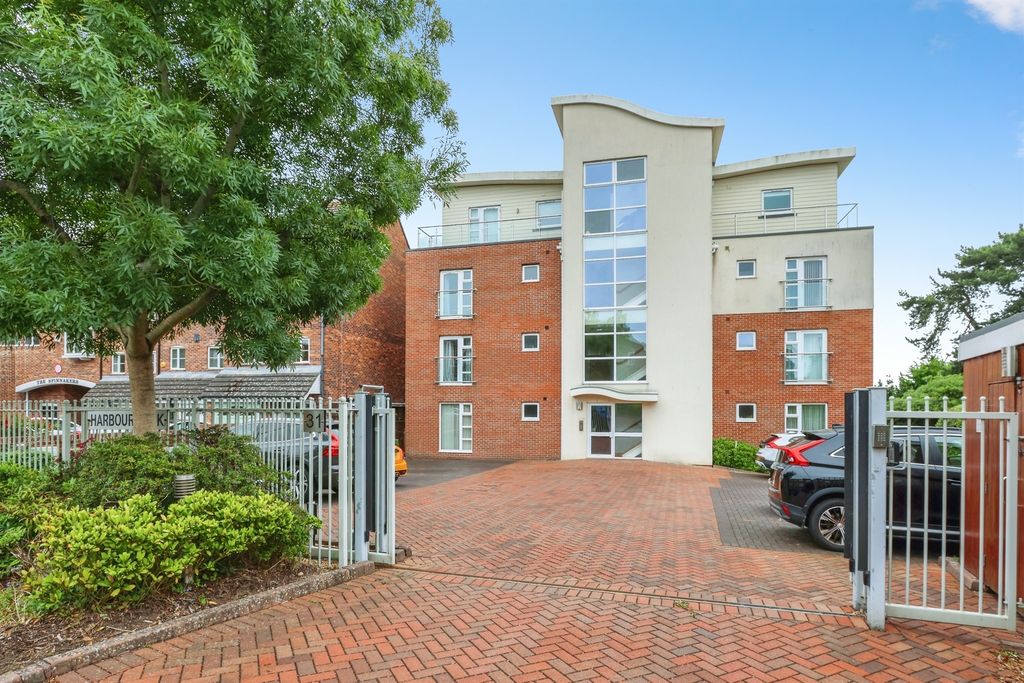 Property photo 1 of 24