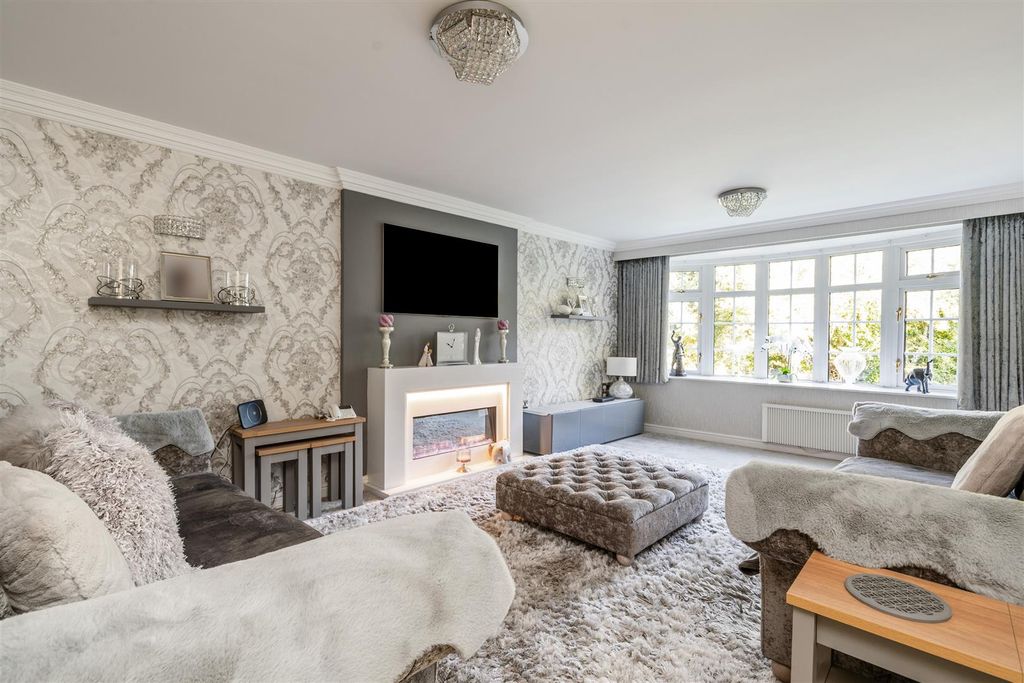 Property photo 2 of 20 1 Bird In Hand Court_4.Jpg