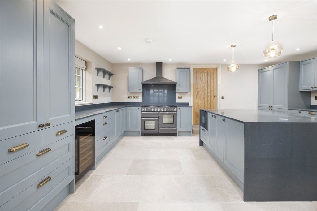 Property photo 3 of 28 Picture No. 20