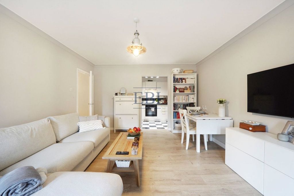 Property photo 2 of 16 Picture No. 11