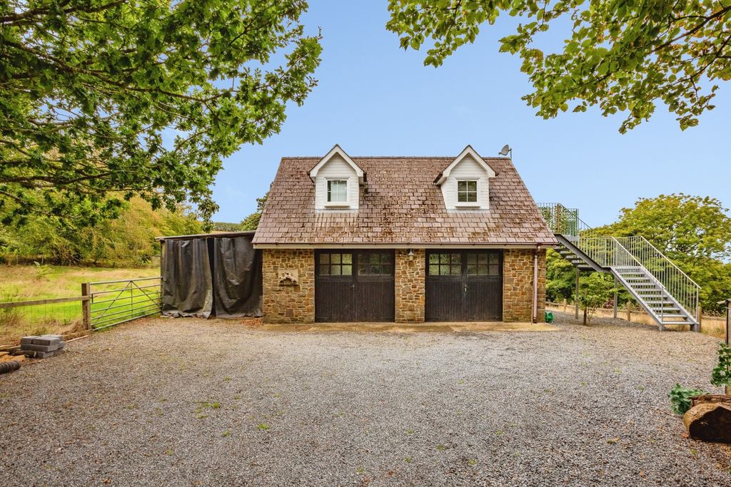 Property photo 3 of 34 Pbox-Img.Jpg