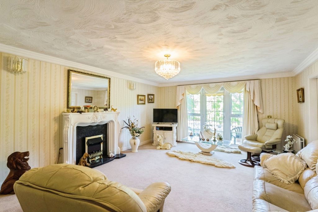 Property photo 2 of 17 Pbox-Img.Jpg