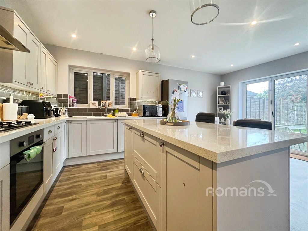 Property photo 2 of 18 Picture No. 20