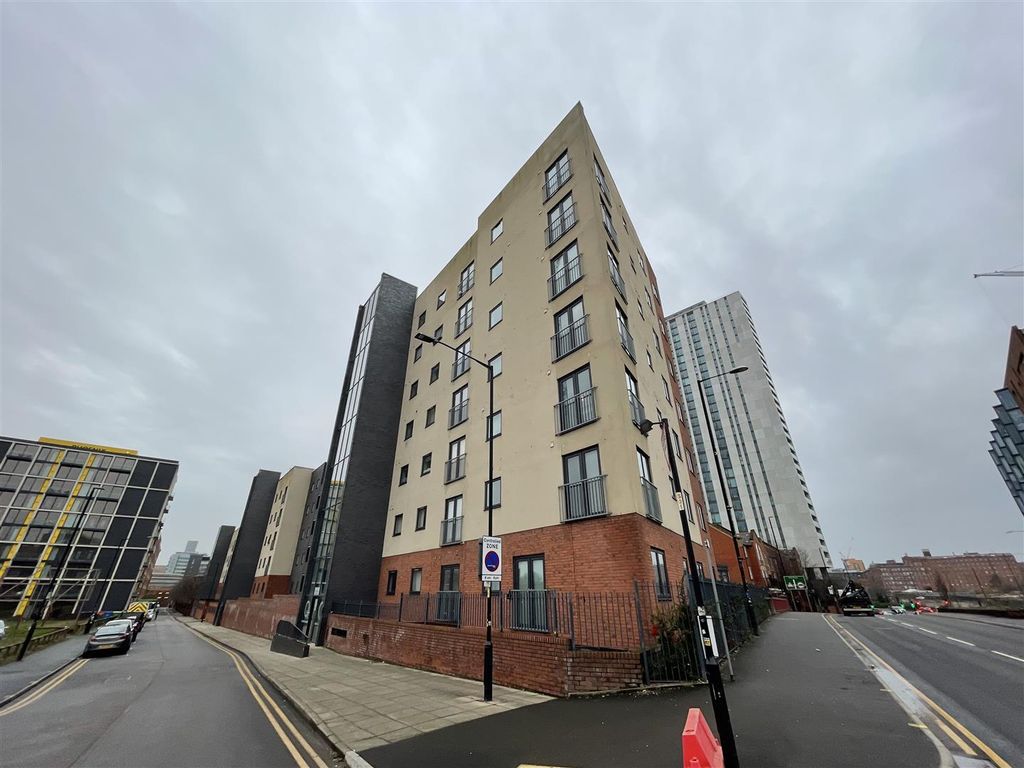 Property photo 2 of 18