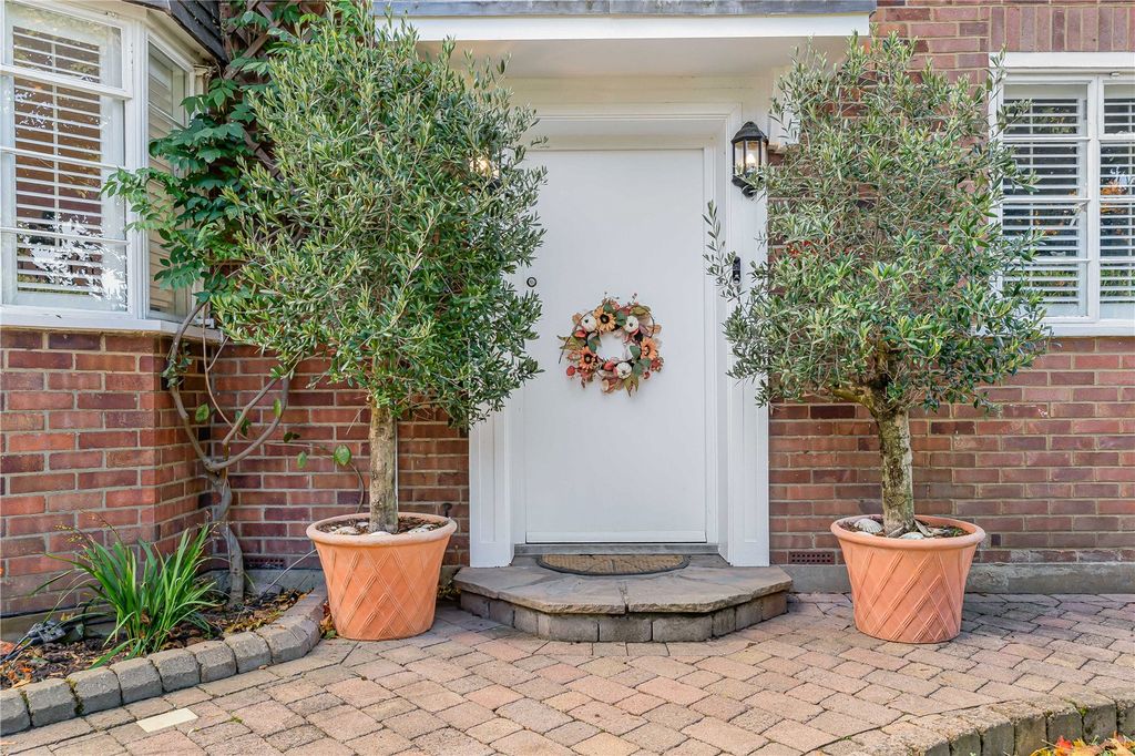 Property photo 2 of 22 Exterior