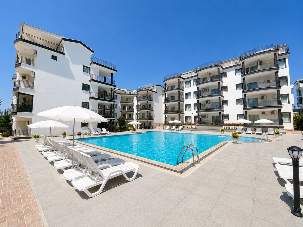 Property photo 1 of 23 Attractive Didim Apartment For Sale – Large Complex With A Shared Pool