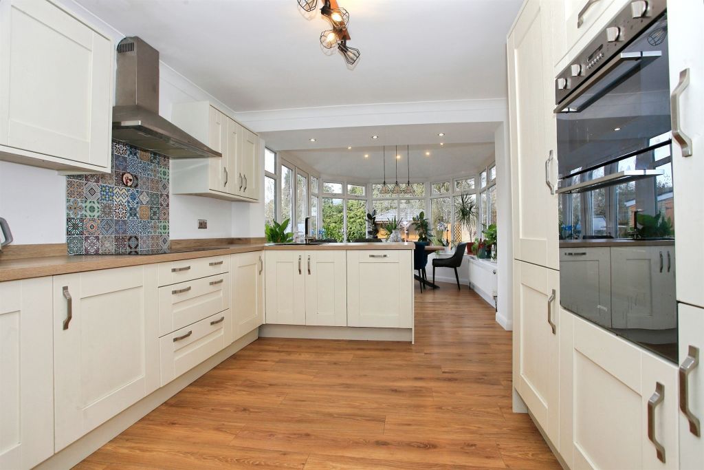 Property photo 2 of 27 Kitchen