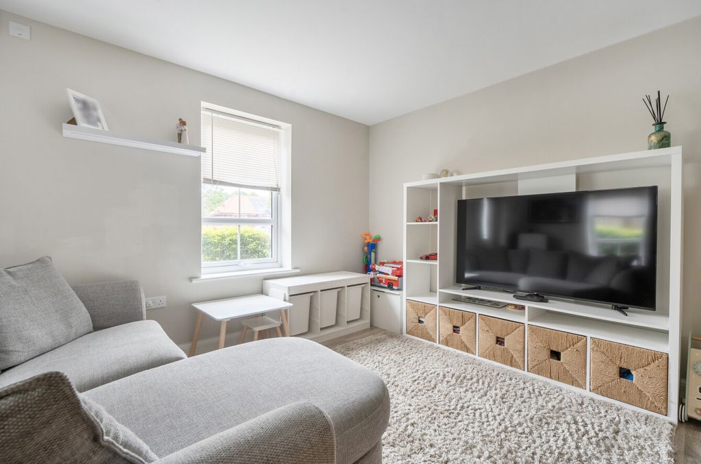 Property photo 2 of 14 1465014-6-6A0Dd40...
