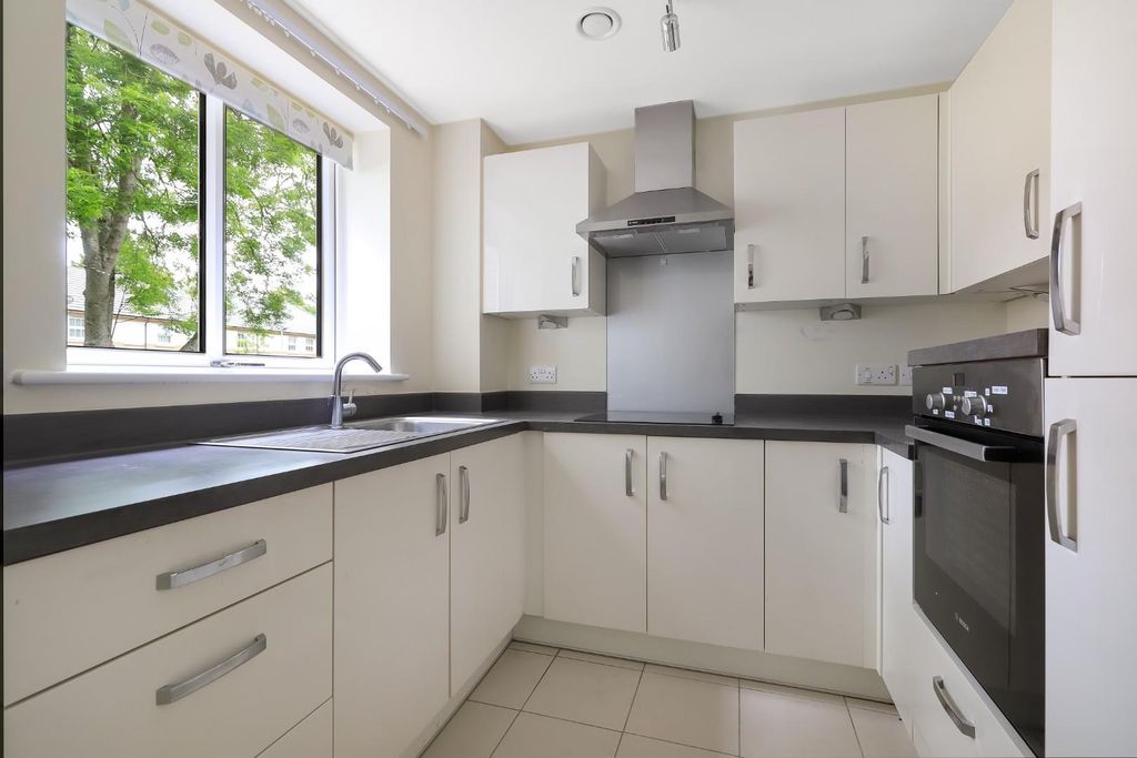Property photo 1 of 11 Kitchen