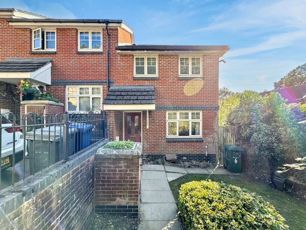 Property photo 1 of 18 External