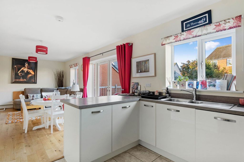 Property photo 3 of 17