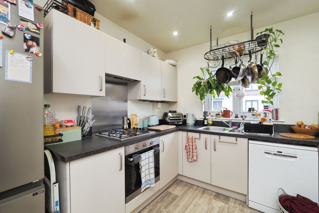 Property photo 2 of 24 Pbox-Img.Jpg