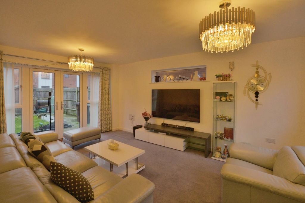 Property photo 3 of 20 Pbox-Img.Jpg