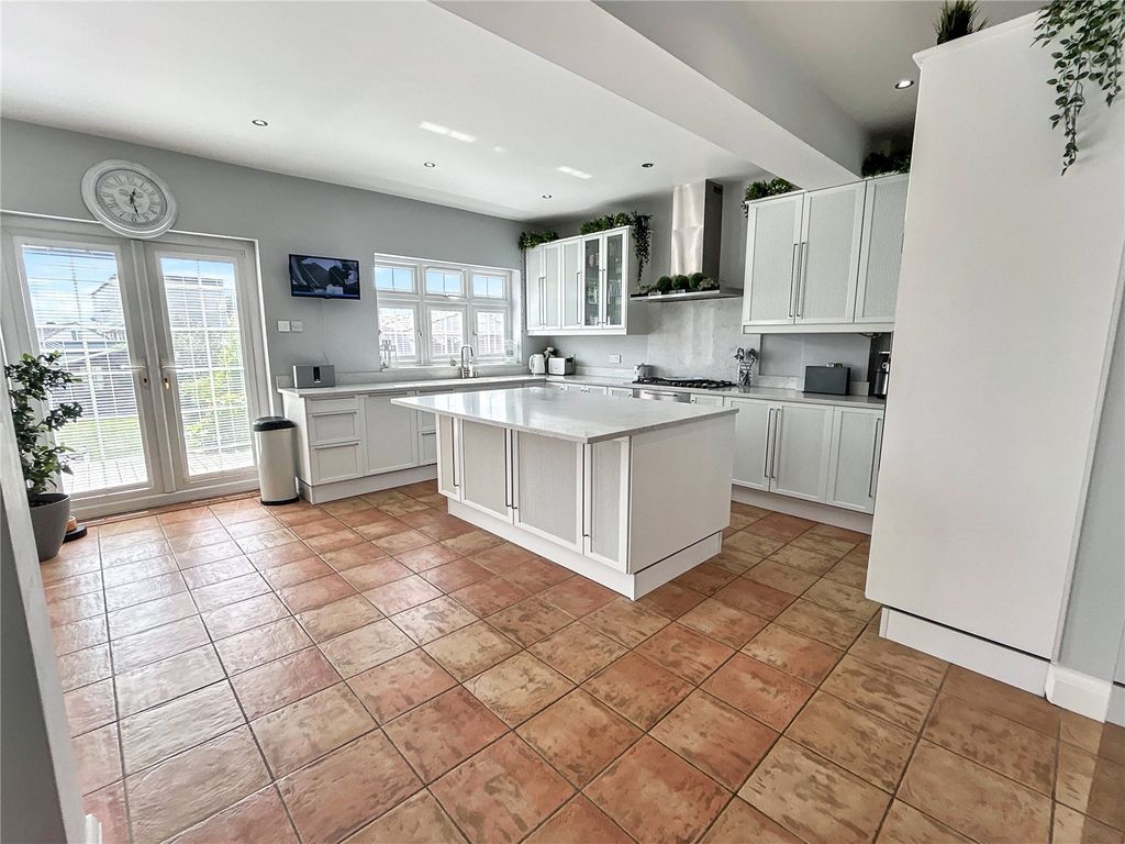 Property photo 2 of 38 Picture No. 22
