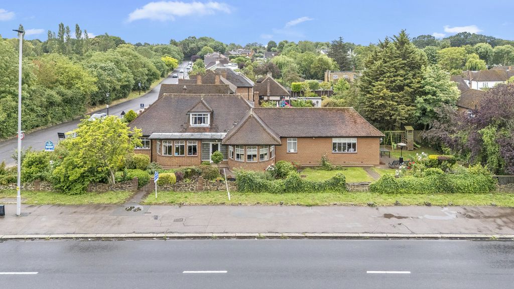 Property photo 1 of 24