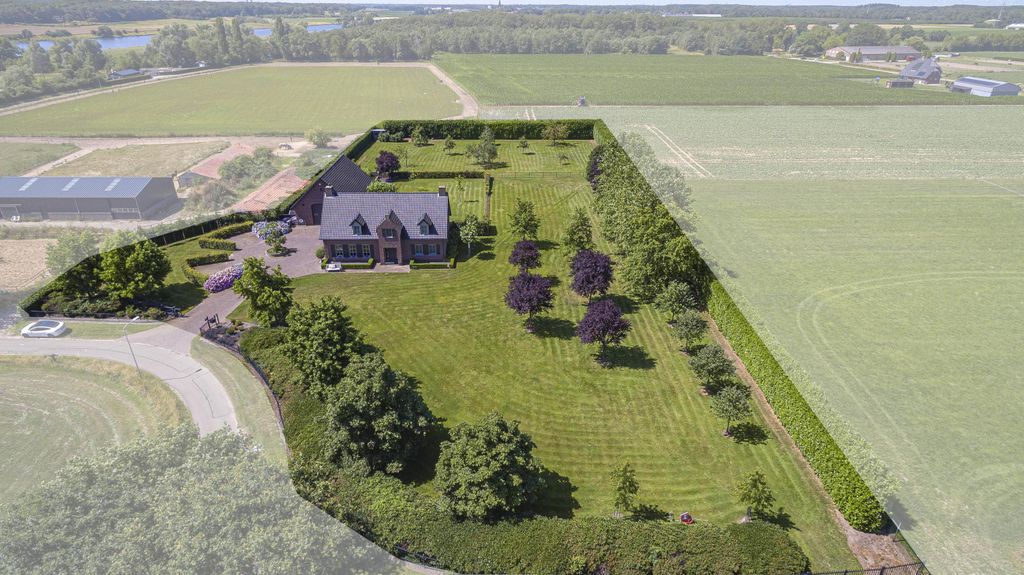 Property photo 2 of 58