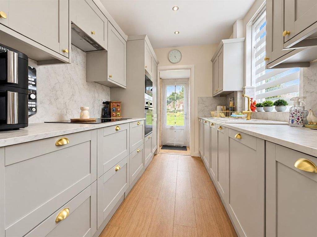 Property photo 3 of 18 08205E6A-9D91-47A6-92F9-0075868Aa9A1.Jpg