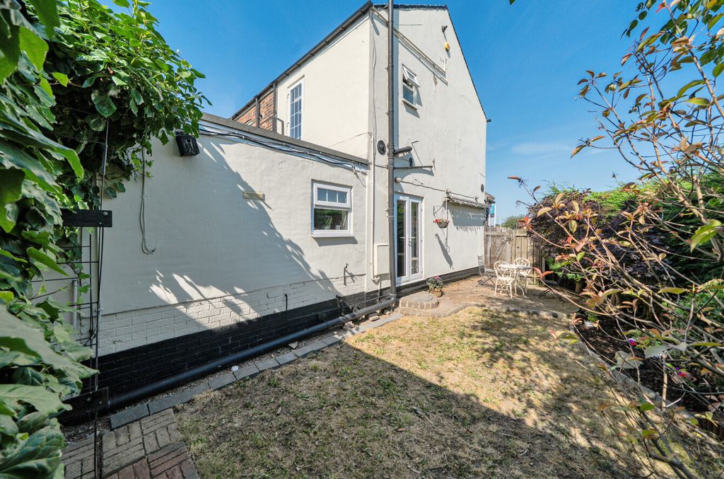 Property photo 3 of 20 1488878-14-6A5113...