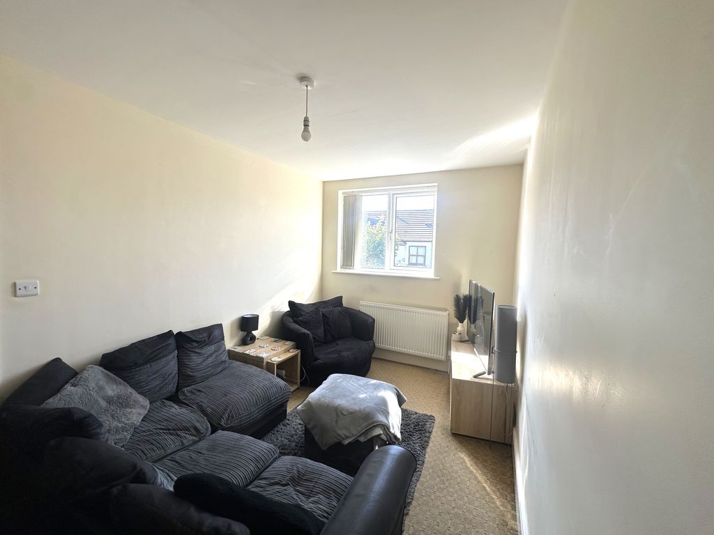 Property photo 3 of 10 Bedroom 1