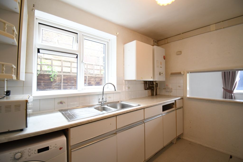 Property photo 3 of 11 1523412