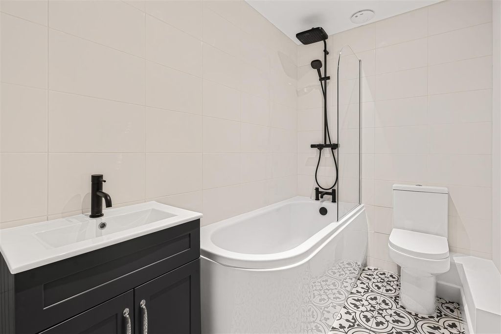 Property photo 3 of 18 15_65007.Jpg