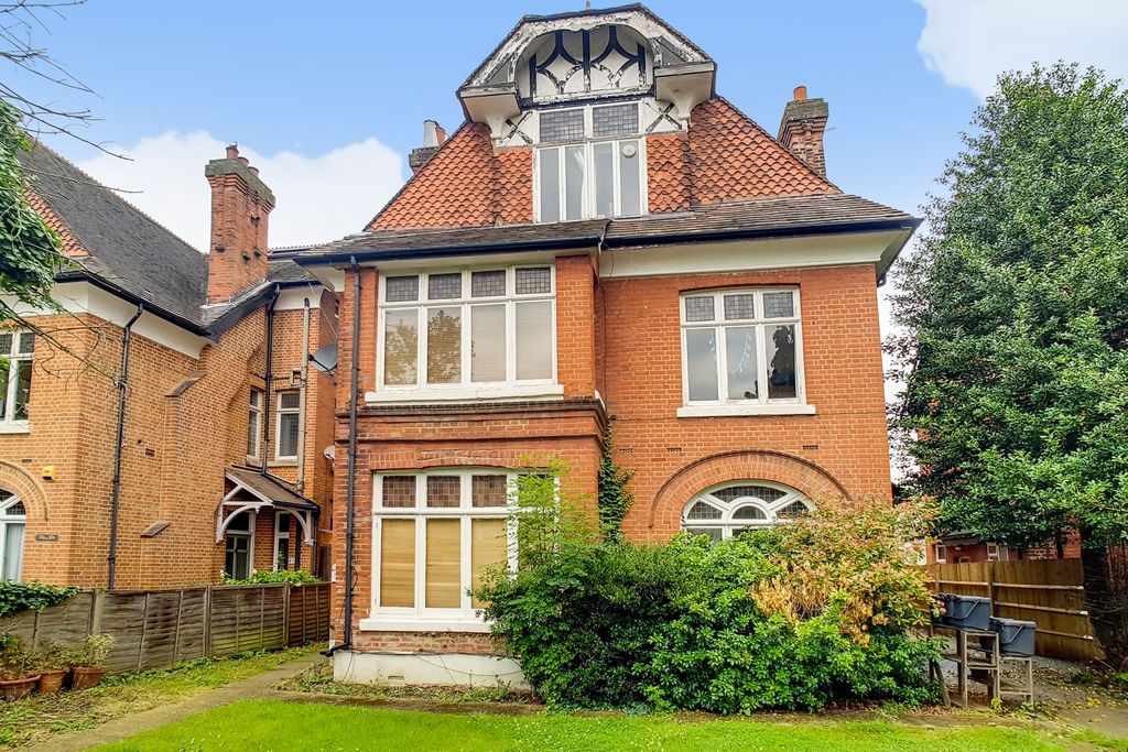 Property photo 1 of 8