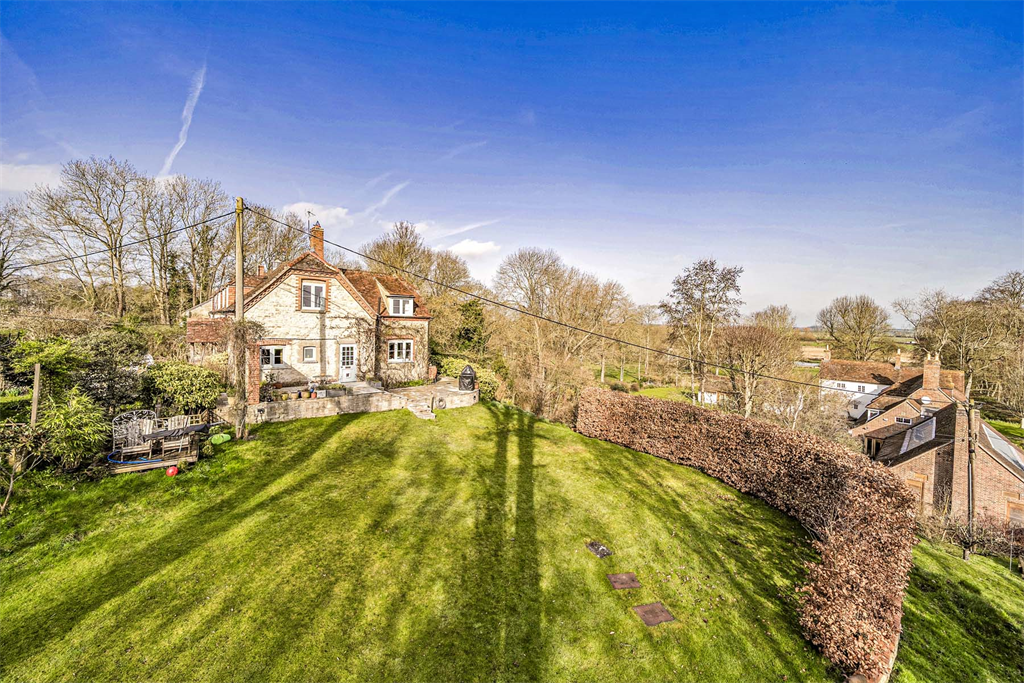 Property photo 2 of 26