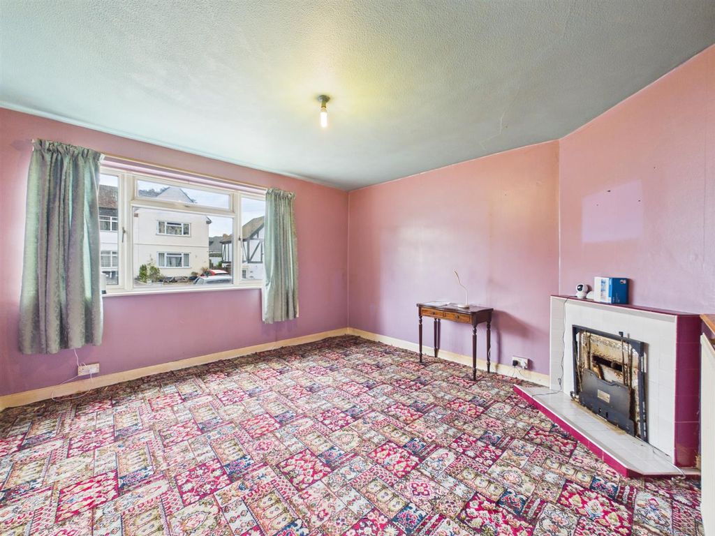 Property photo 2 of 14 Cam01563G0-Pr0369-Still002.Jpg