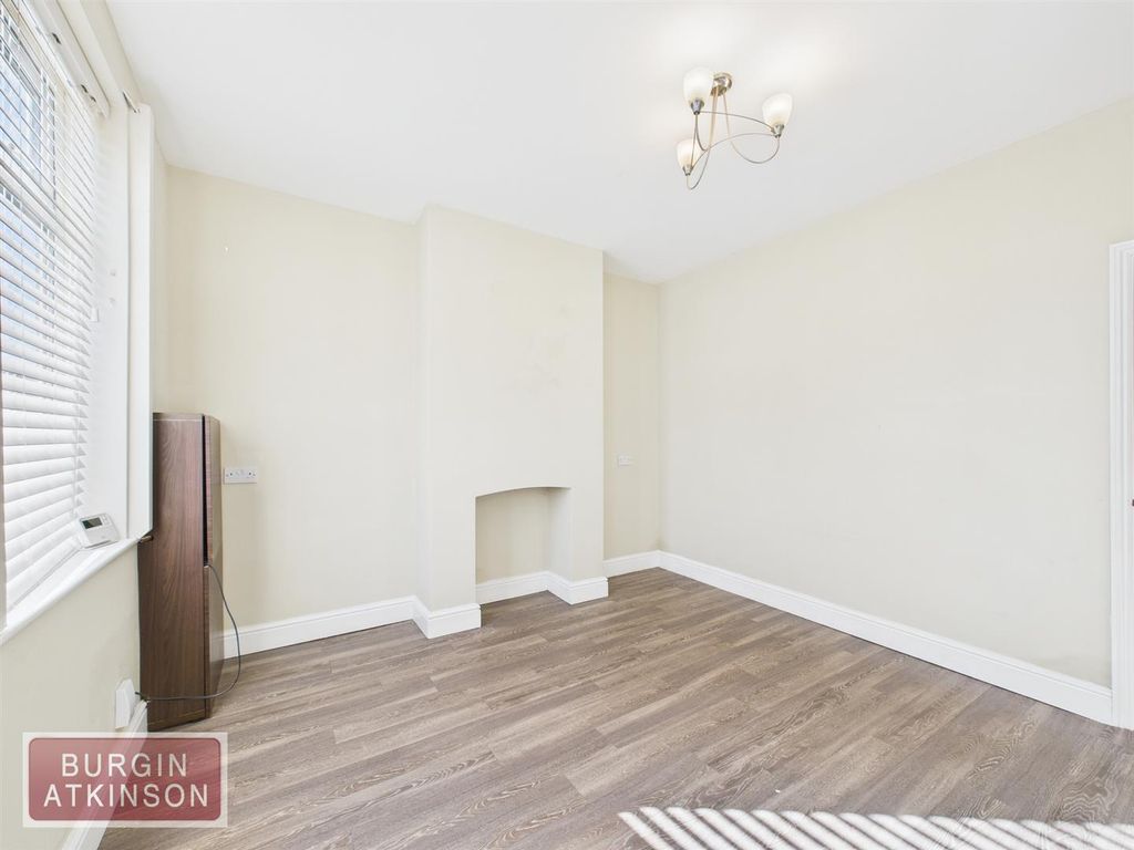 Property photo 2 of 21 Cam01619G0-Pr0165-Still003.Jpg