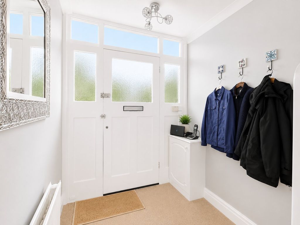 Property photo 3 of 27