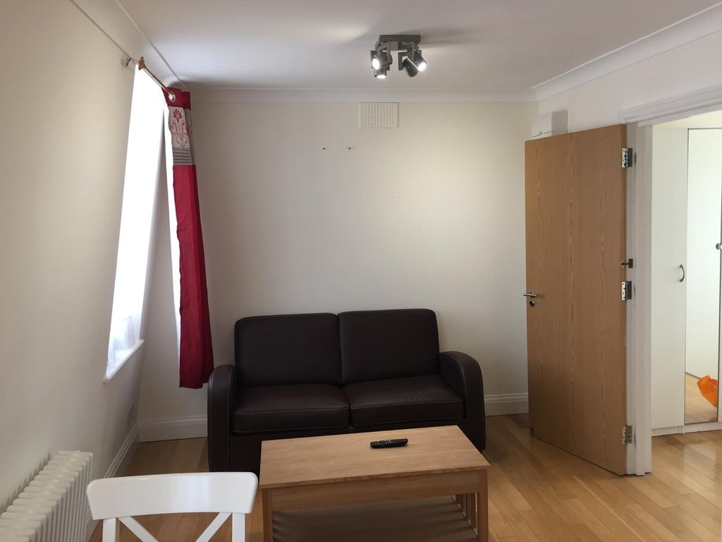 Property photo 3 of 5 Living Room