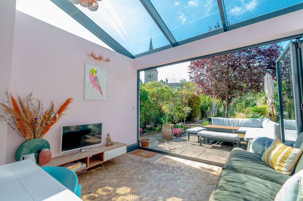 Property photo 1 of 34