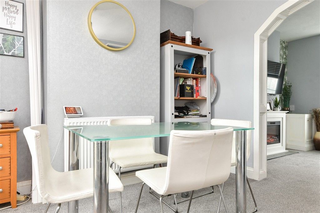 Property photo 3 of 11 Dining Area