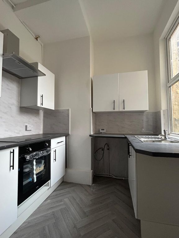 Property photo 1 of 5 2 Bed Flat To Rent Oriel Road, Bootle L20