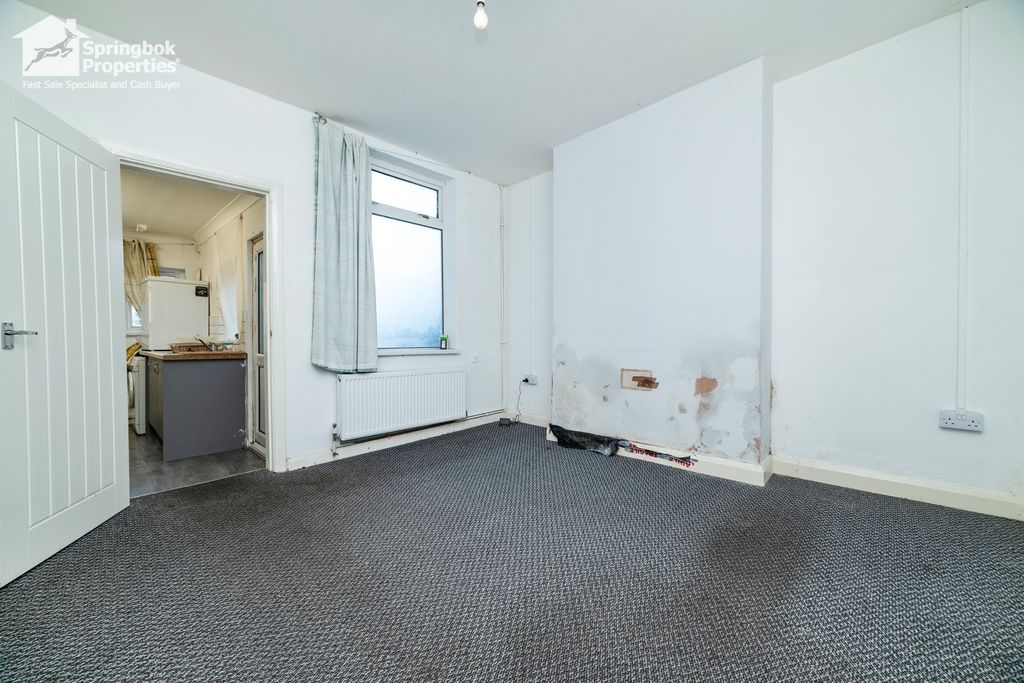 Property photo 2 of 17 Image 1