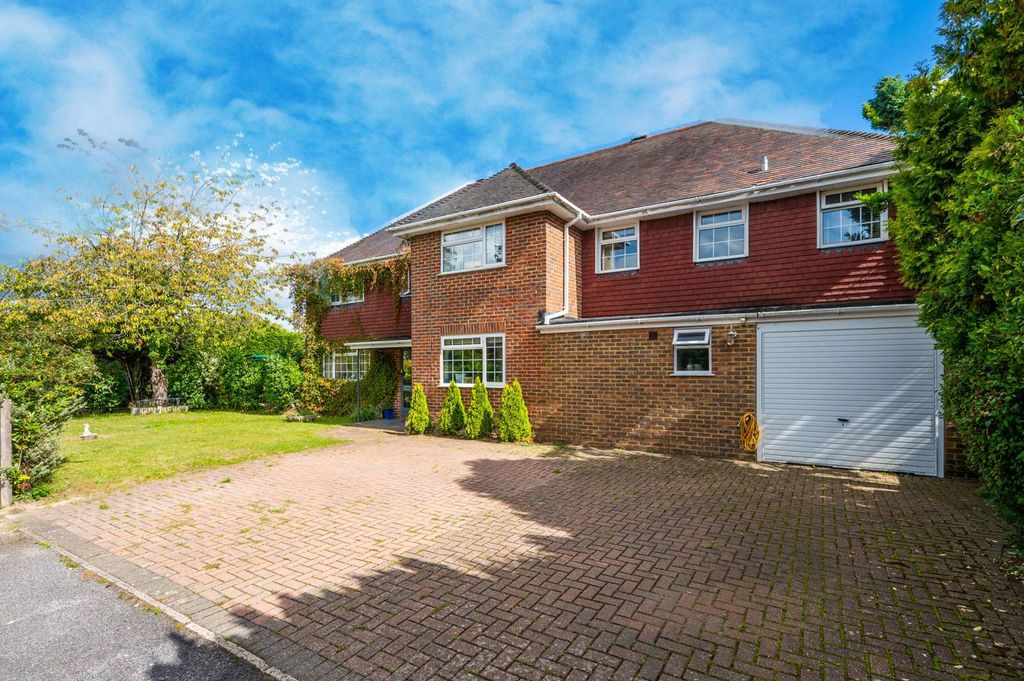 Property photo 1 of 32