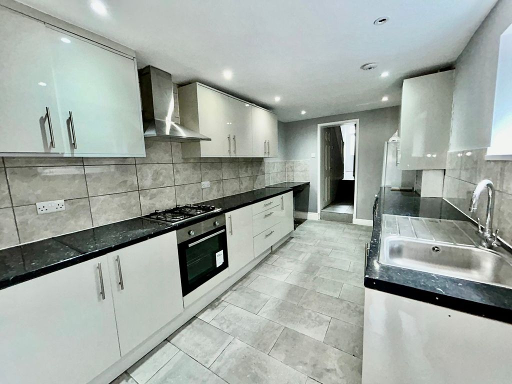 Property photo 1 of 11 3d561B99-309B-4F40-B45A-5c7B58E2ba35