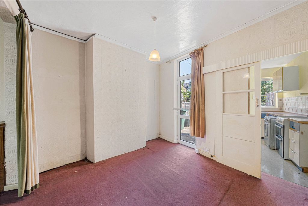 Property photo 3 of 11 Picture No. 13