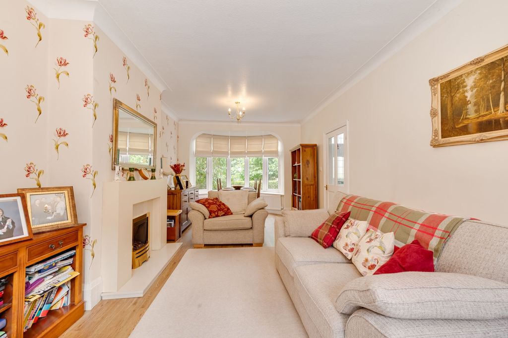 Property photo 2 of 24