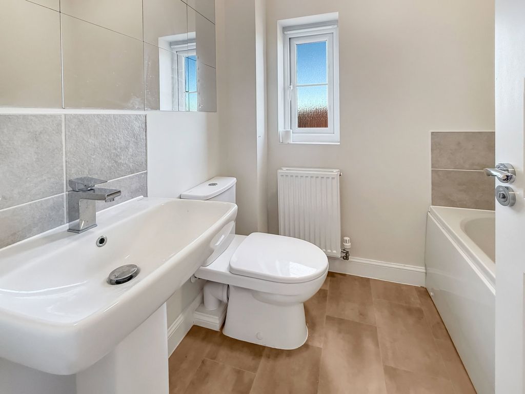 Property photo 3 of 23