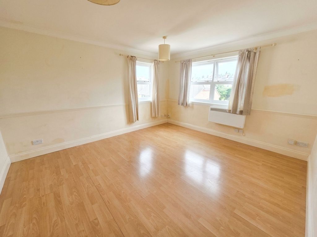 Property photo 3 of 11