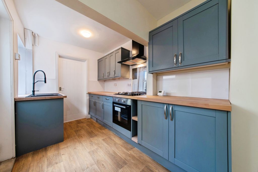 Property photo 2 of 16 Pbox-Img.Jpg