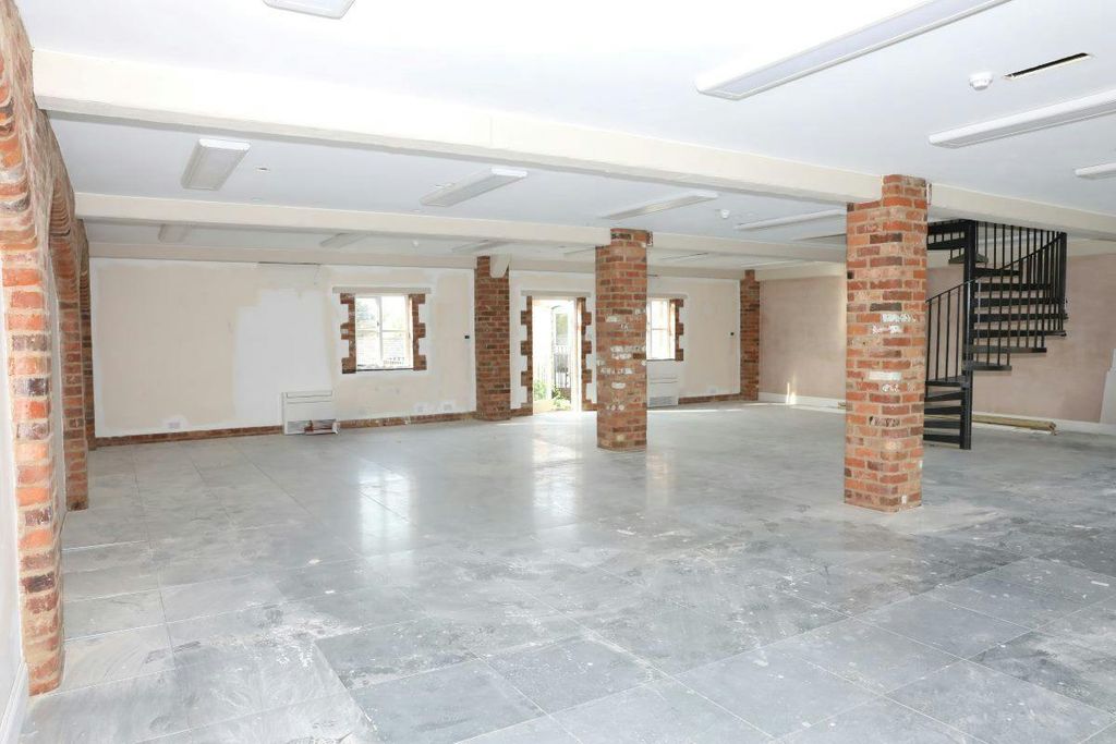 Property photo 2 of 8 Image 2