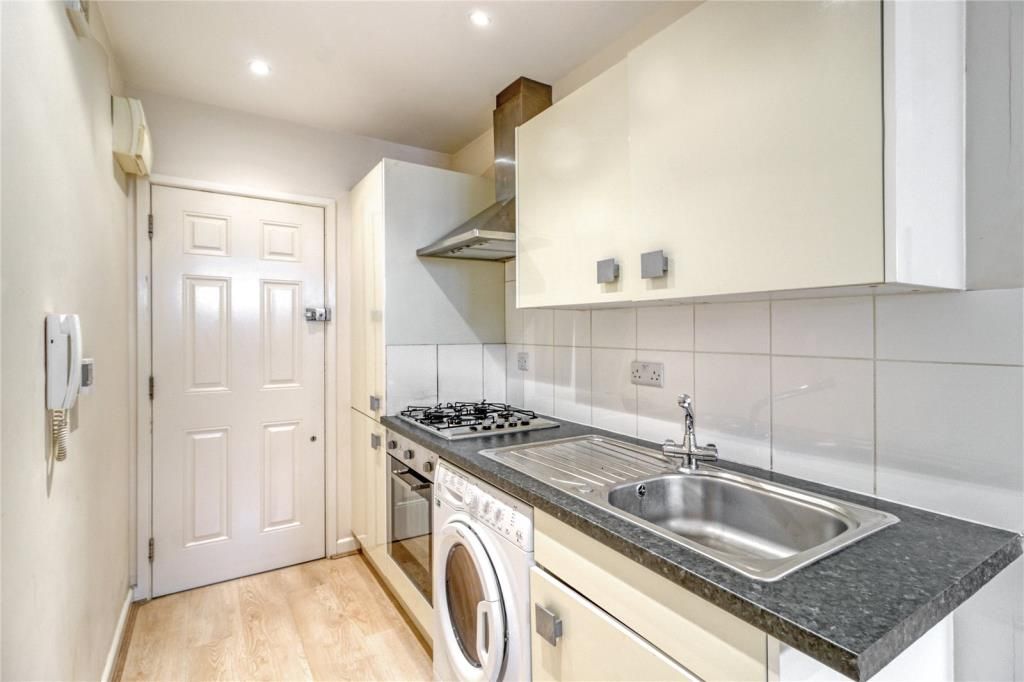 Property photo 2 of 4 Kitchen