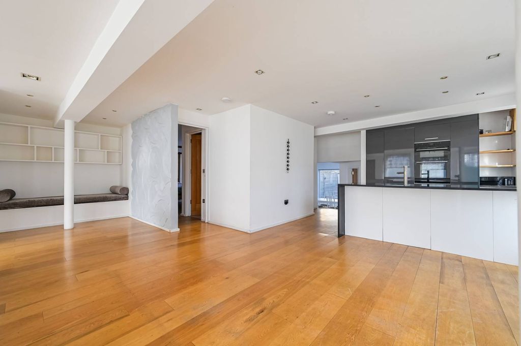 Property photo 2 of 47